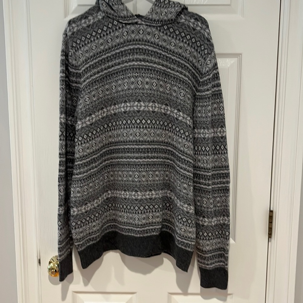 Vineyard vines gray Fair Isle sweater with a hood size large